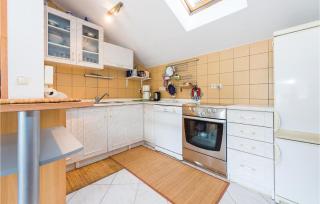 Three-Bedroom Apartment In Bilice - Bilice - 3
