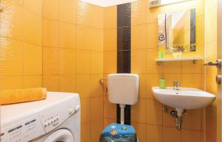Stunning Home In Snasici - 8