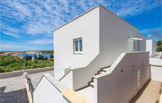 Amazing Apartment In Simuni With Wifi - Šimuni - 2