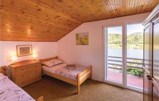 Three-Bedroom Holiday Home In Opuzen - Opuzen - 2