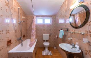 Beautiful Apartment In Peracko Blato - 9