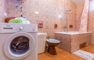 Beautiful Apartment In Peracko Blato - 8