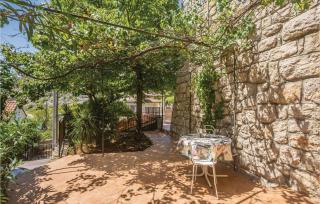 Cozy Home In Cesarica With Kitchen - 2