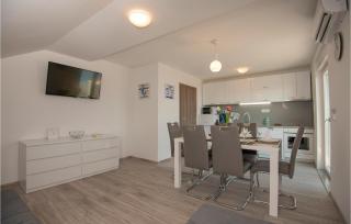 2 Bedroom Gorgeous Apartment In Podaca - 7