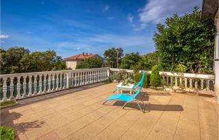 Awesome Apartment In Novi Vinodolski - 3