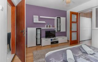Awesome Apartment In Malinska With Wifi - 5