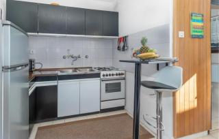 Awesome Apartment In Malinska With Wifi - 2