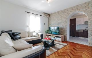 Four-Bedroom Holiday Home Lovinac With An Outdoor Swimming Pool 09 - Lovinac - 7