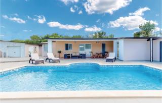 3 Bedroom Amazing Home In Sikici - Škatari - 5