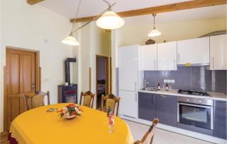 3 Bedroom Amazing Home In Sikici - Škatari - 1