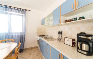2 Bedroom Lovely Apartment In Kustici - Kustići - 2