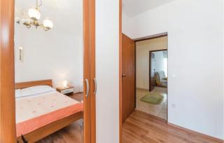 2 Bedroom Lovely Apartment In Kustici - Kustići - 1