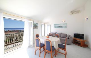Three-Bedroom Apartment In Kastel Luksic - Kaštela - 8