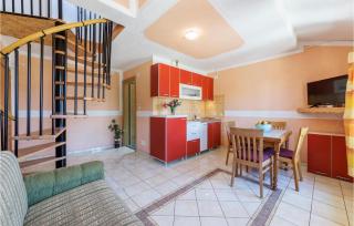1 Bedroom Stunning Apartment In Fazana - 9