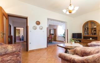 Beautiful Apartment In Sisan With Wifi - 3