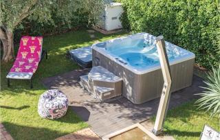 Gorgeous Home In Strada Contesa - Filipac - 3
