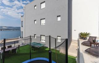 Nine-Bedroom Holiday Home In Arbanija - Trogir (Traù) - 4