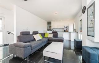 Three-Bedroom Holiday Home In Brodarica - Brodarica - 4