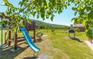 3 Bedroom Nice Home In Plovanija - 6