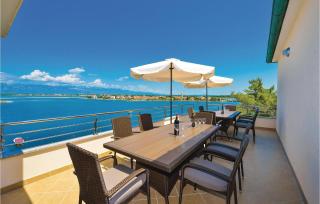 6 Bedroom Cozy Apartment In Nin - 9
