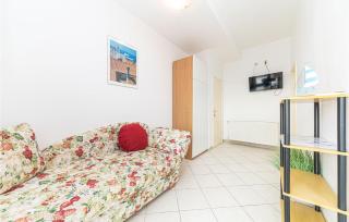 Beautiful Apartment In Kastel Stafilic - 8