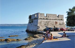 Beautiful Apartment In Kastel Stafilic - 3