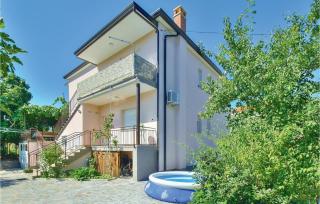 Gorgeous Apartment In Umag With Wifi - 7