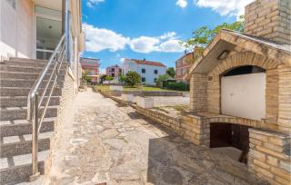 Nice Apartment In Sveti Filip I Jakov - 5