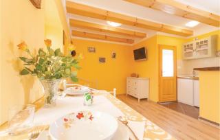 1 Bedroom Stunning Apartment In Omisalj - Omišalj - 8
