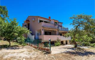 Stunning Apartment In Potocnica - Borovići - 0