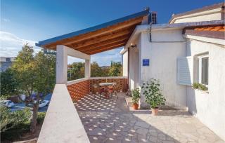 Awesome Apartment In Novi Vinodolski - 3