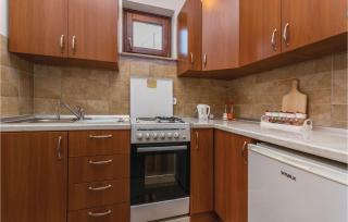 Two-Bedroom Apartment In Radmani - 2
