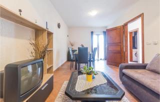 Two-Bedroom Apartment In Radmani - Radmani - 9