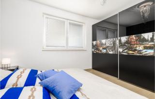 Stunning Apartment In Palit With Wifi - 5