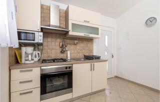 Stunning Apartment In Baric Draga - 3