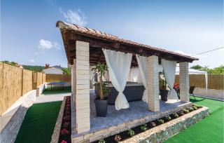 Two-Bedroom Holiday Home In Sukosan - Sukošan - 3