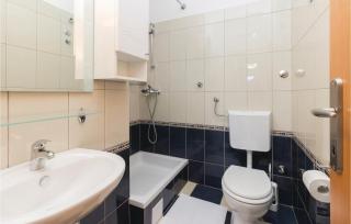 Eight-Bedroom Holiday Home In Pasman - 8