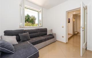 Three-Bedroom Apartment In Rogoznica - 9