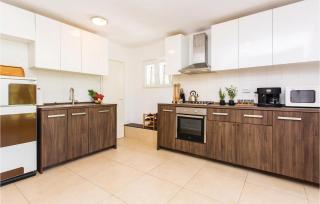4 Bedroom Pet Friendly Home In Malinska - 8