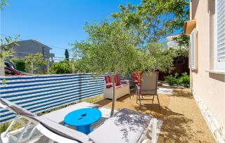 2 Bedroom Nice Apartment In Rab - 3