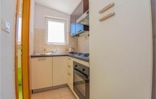 Lovely Apartment In Brodarica With Wifi - Brodarica - 6