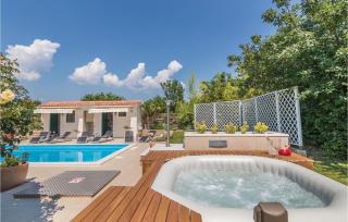Awesome Home In Zatka - Kostrčani - 1