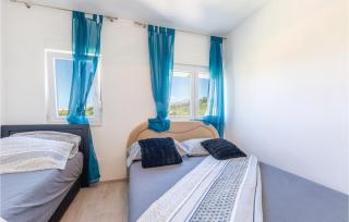 Amazing Apartment In Zrnovnica - Korešnica - 8