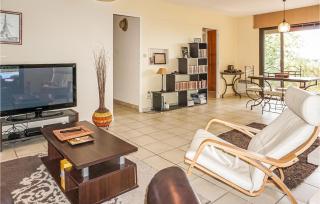 Beautiful Home In Caux With Wifi - Caux - 7