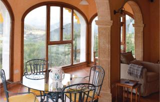 3 Bedroom Beautiful Home In Oliva - Oliva - 6