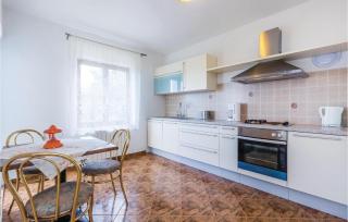 Amazing Home In Icici - Ičići - 9