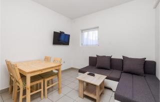 Beautiful Apartment In Prizna With Wifi - Prizna - 7