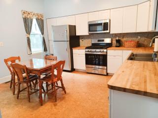 Huge 2 Bedroom House in the Heart of Northside! - Cincinnati - 7