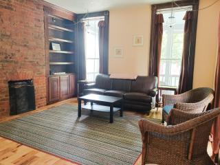 Huge 2 Bedroom House in the Heart of Northside! - Cincinnati - 4