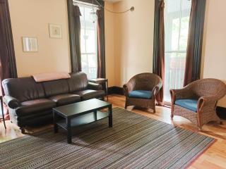 Huge 2 Bedroom House in the Heart of Northside! - Cincinnati - 1
